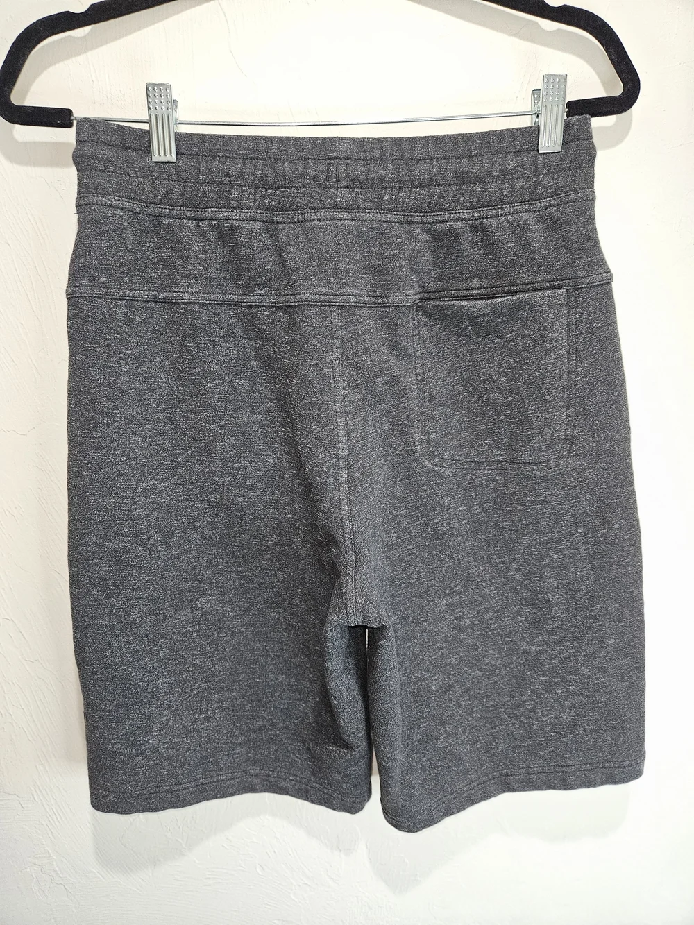Lululemon Shorts Men's Small Charcoal Gray Knit Drawstring 10 Inch Inseam